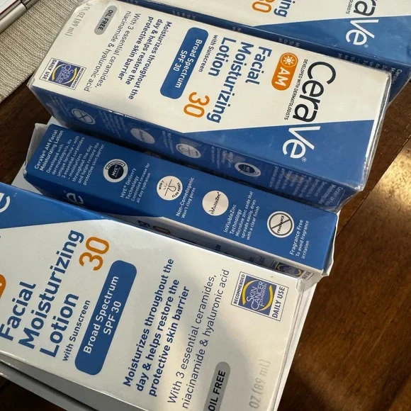 CeraVe AM Facial Moisturizing Lotion with Sunscreen - Full Size, 3FL 👏 - Picture 2 of 2